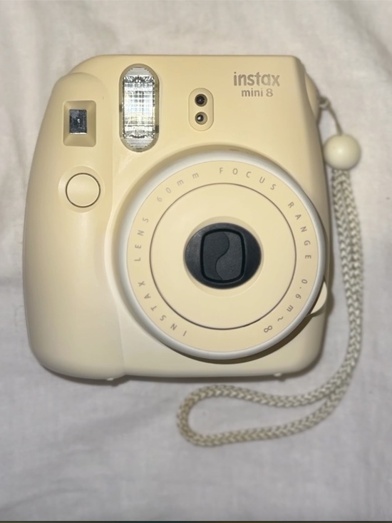 Fujifilm Instax Mini 8 Polariod Camera 📸 🎞️ - Picture 1 of 2